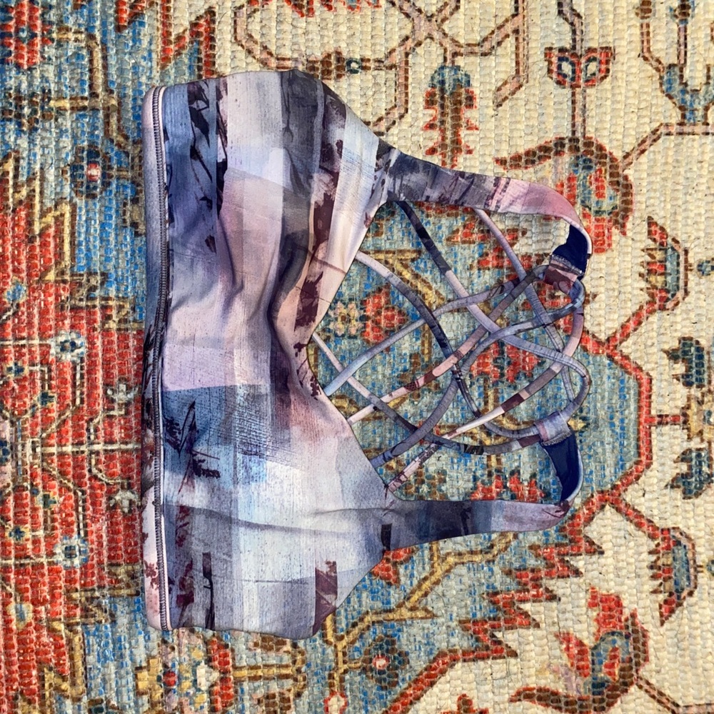 lululemon sports bra